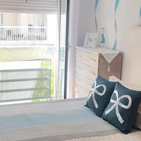 Modern In With Balcony And City View - 48 Sqm Apartment *
